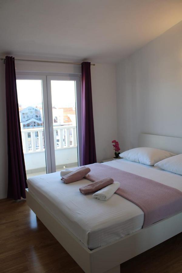 Apartments Renata Donji Seget Esterno foto